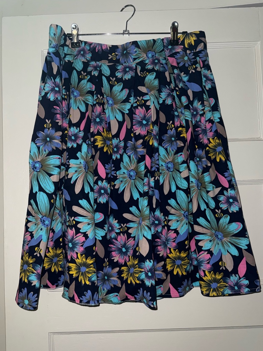 Banned Apparel Pinup Retro Floral Bee Print A-Line Midi Skirt XXL - Picture 3 of 4